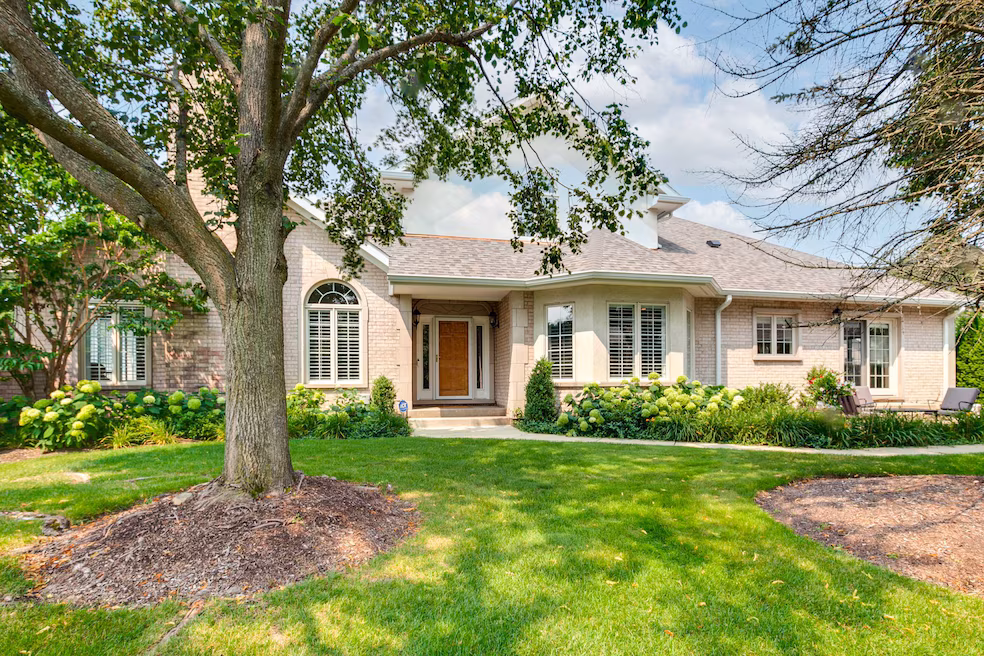 1118 Pine Oaks Circle, Unit 16, Lake Forest, IL 60045